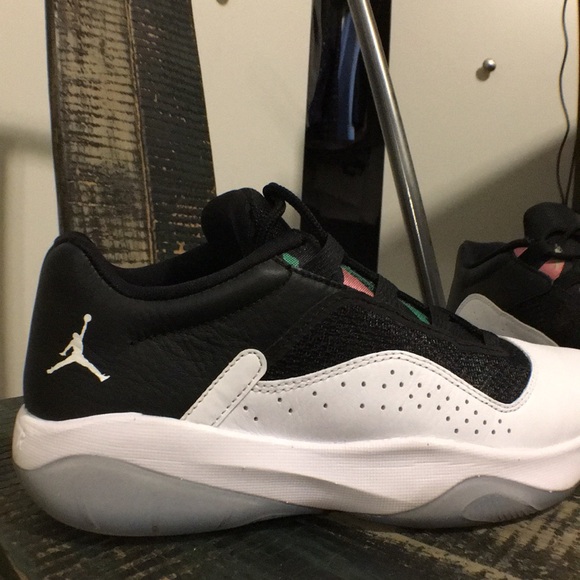 Air Jordan 11 CMFT Low size 8. White Black. Like New Quality. Authenticated - Picture 2 of 8